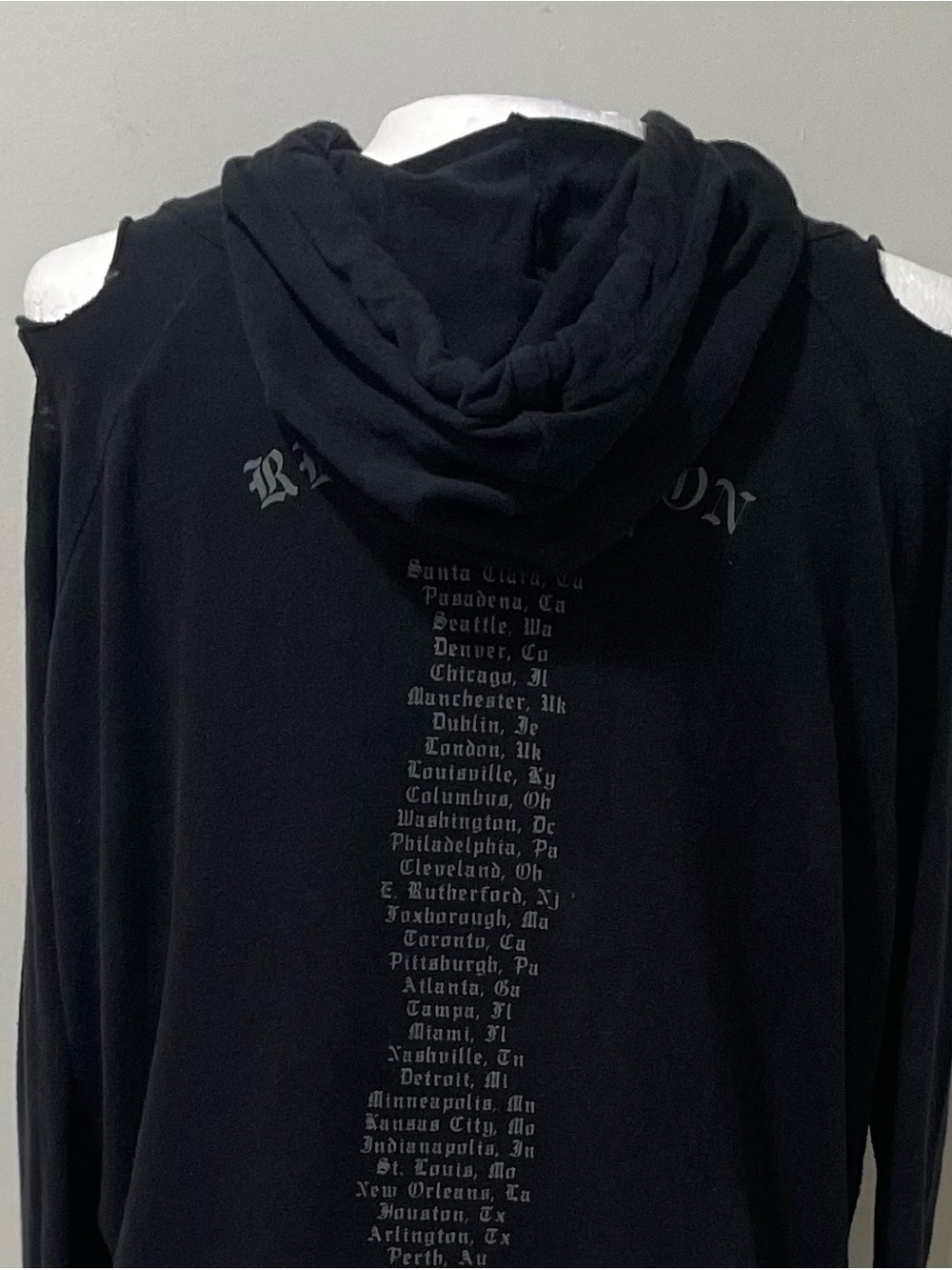 Taylor Swift Reputation Stadium Tour Raw Crop Hem Cut Out Shoulder Edgy Hoodie T - Picture 6 of 11
